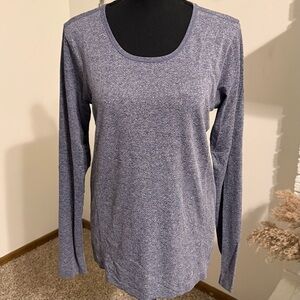 Under Armour Women's Long Sleeve Fitted  Breathable Top in Heathered Gray